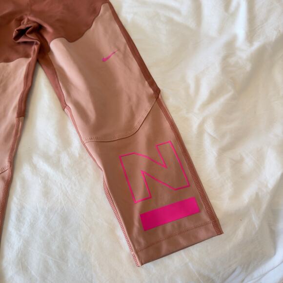 Nike Pro SRF Sport Crop Leggings Size M in Brown Pink - Picture 3 of 6